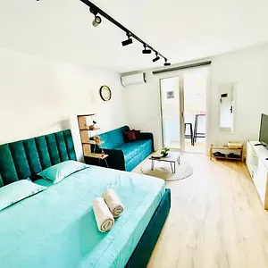  Appartamento 1, Albania